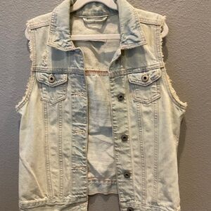 Abercrombie Kids distressed Denim Sleeveless jacket size L/14